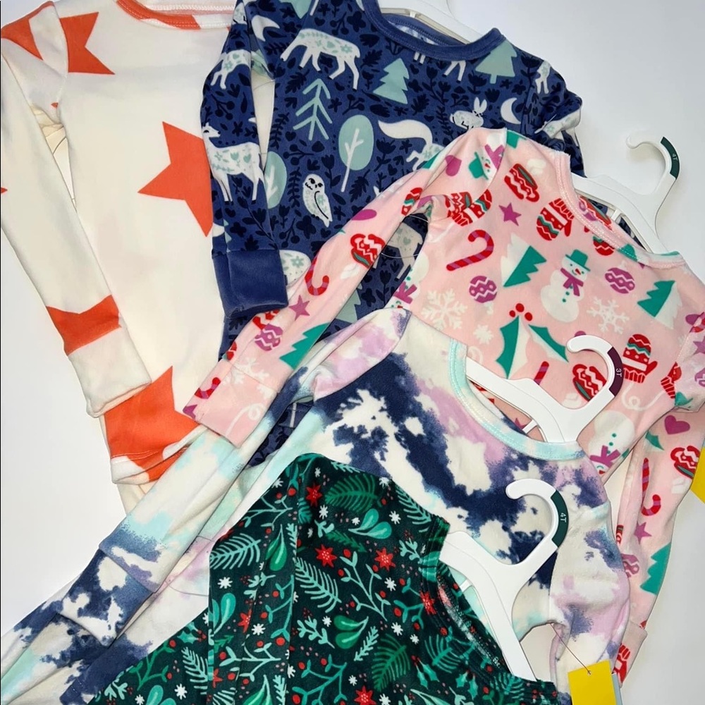 Cat&Jack Pajama’s size 12M ,18M,2T,3T,4T,5T.  5 styles
